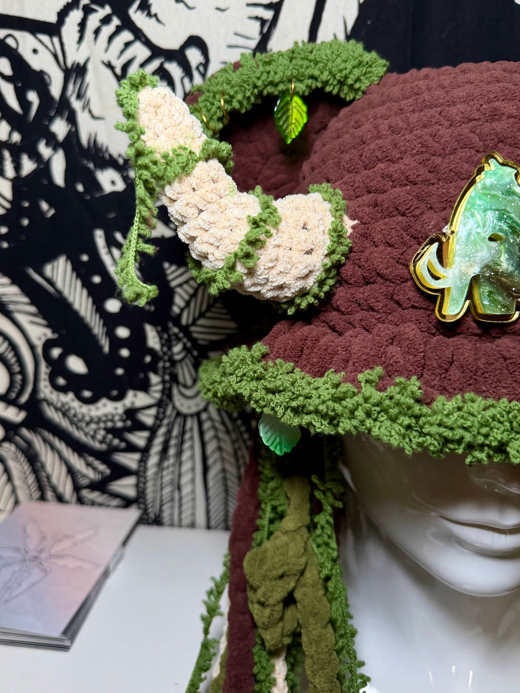 Wooli Forest Hat w/Acrylic Piece