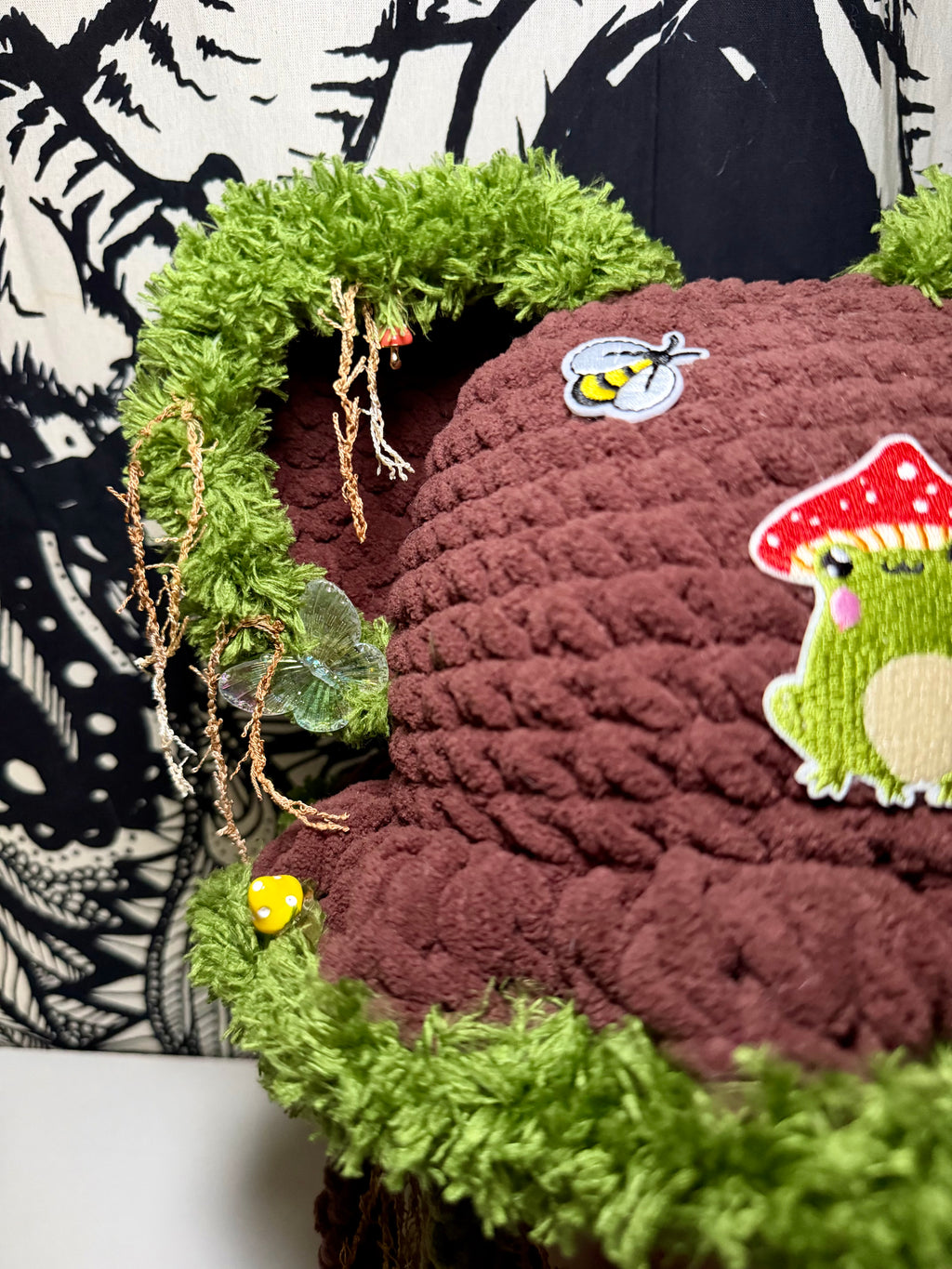 Mushy Frog Forest Hat