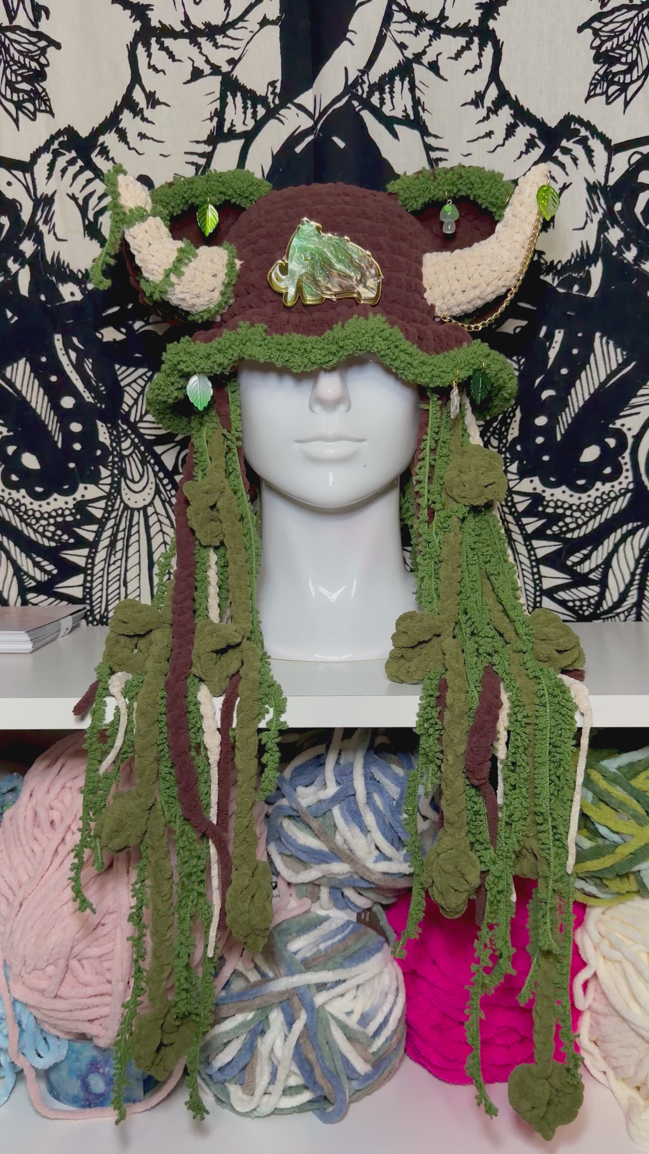 Wooli Forest Hat w/Acrylic Piece
